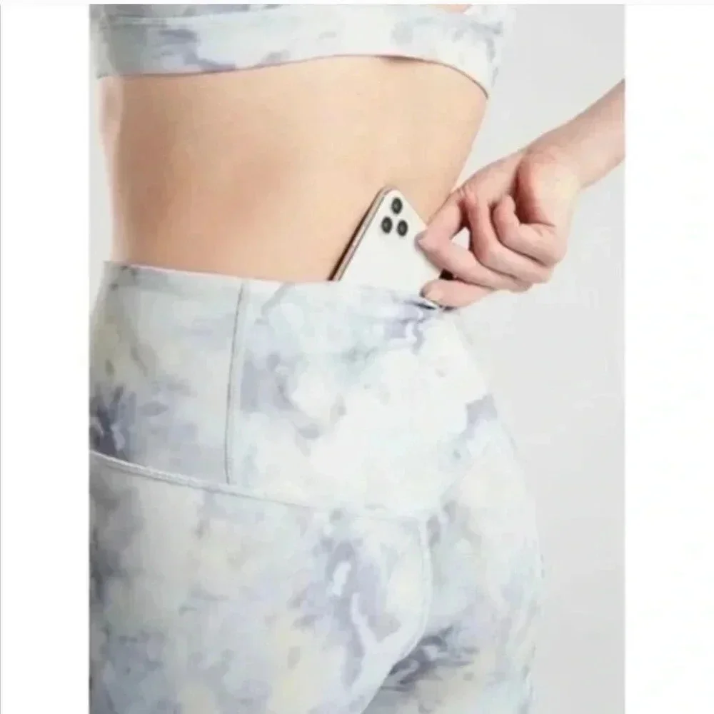 Athleta elation snow dye 7/8 length tight XS tie dye